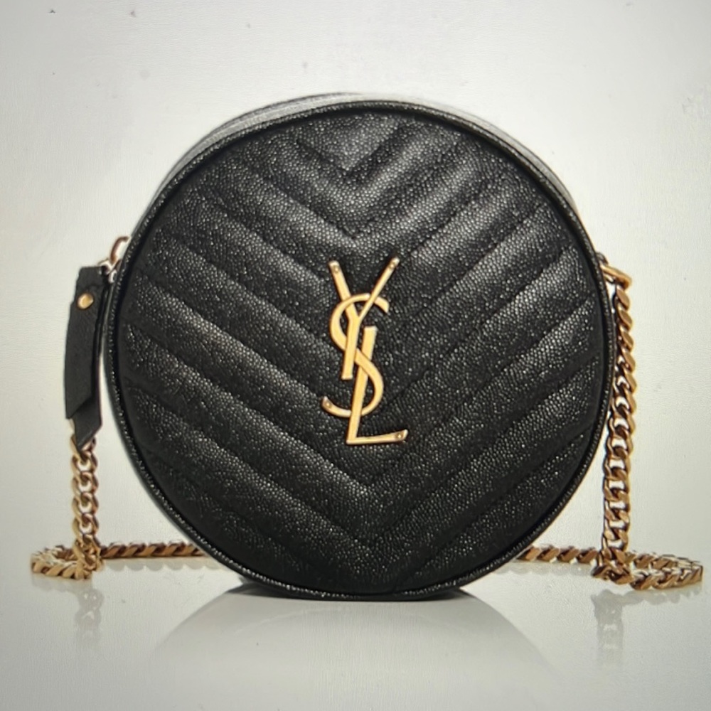 Saint Laurent round quilted leather bag. 💯AUTHENTIC ‼️